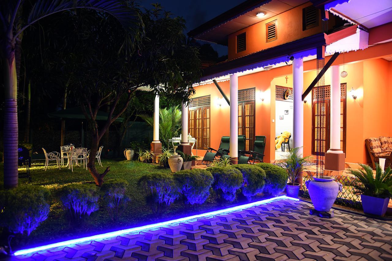 One And Only Apartment Negombo Exteriör bild